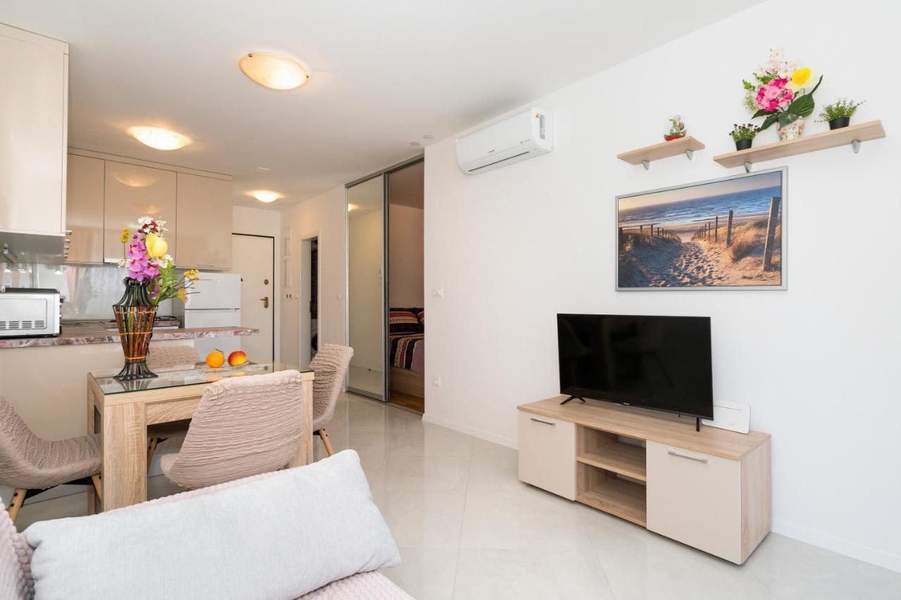 Modern Apartments Sirobuja Split Exterior photo